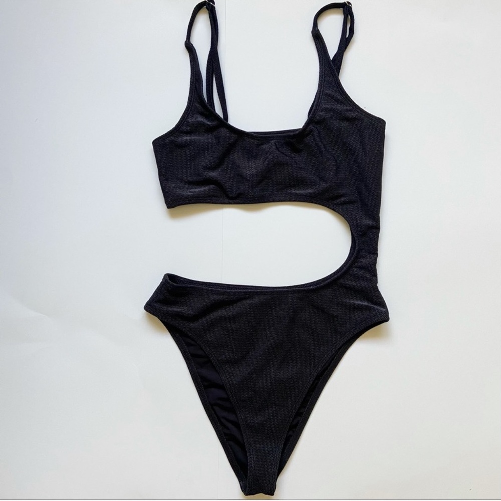 NWOT Black Cutout One Piece Swimsuit Size Small